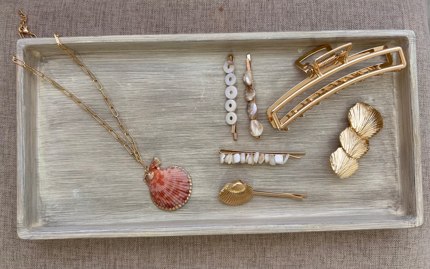 Red Coral Shell Necklace - 18k Gold Plated